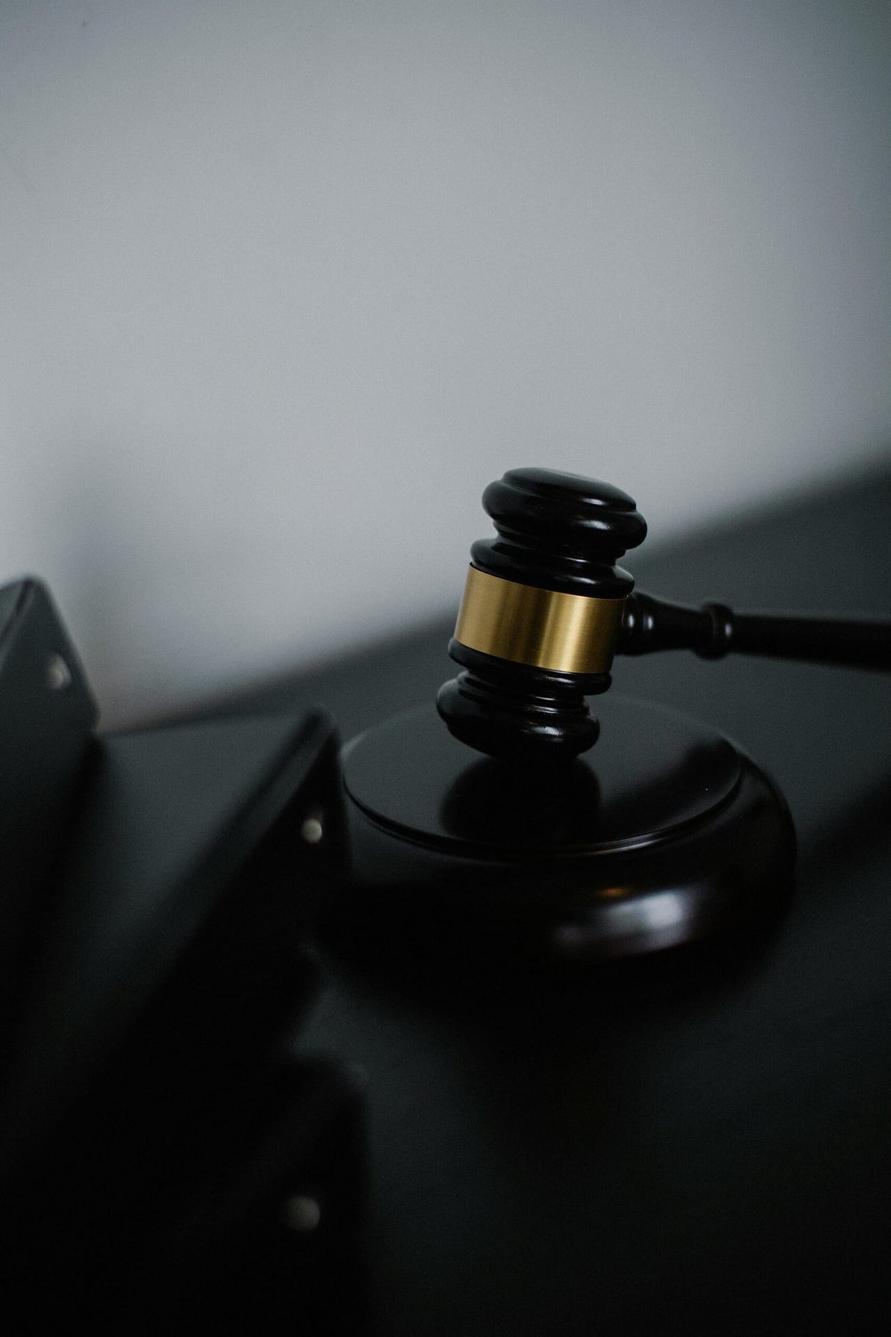 Courtroom expert testimony